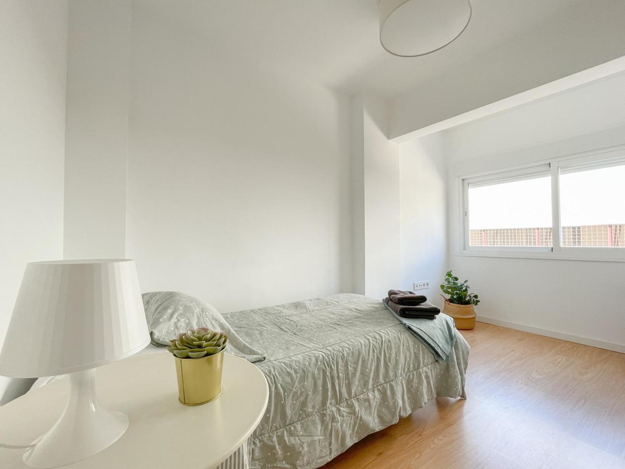 Moderno Apartamento Plz De La Merced Малага Екстер'єр фото