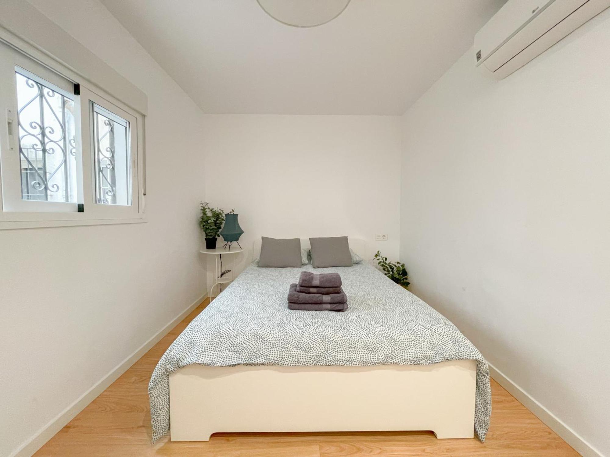 Moderno Apartamento Plz De La Merced Малага Екстер'єр фото