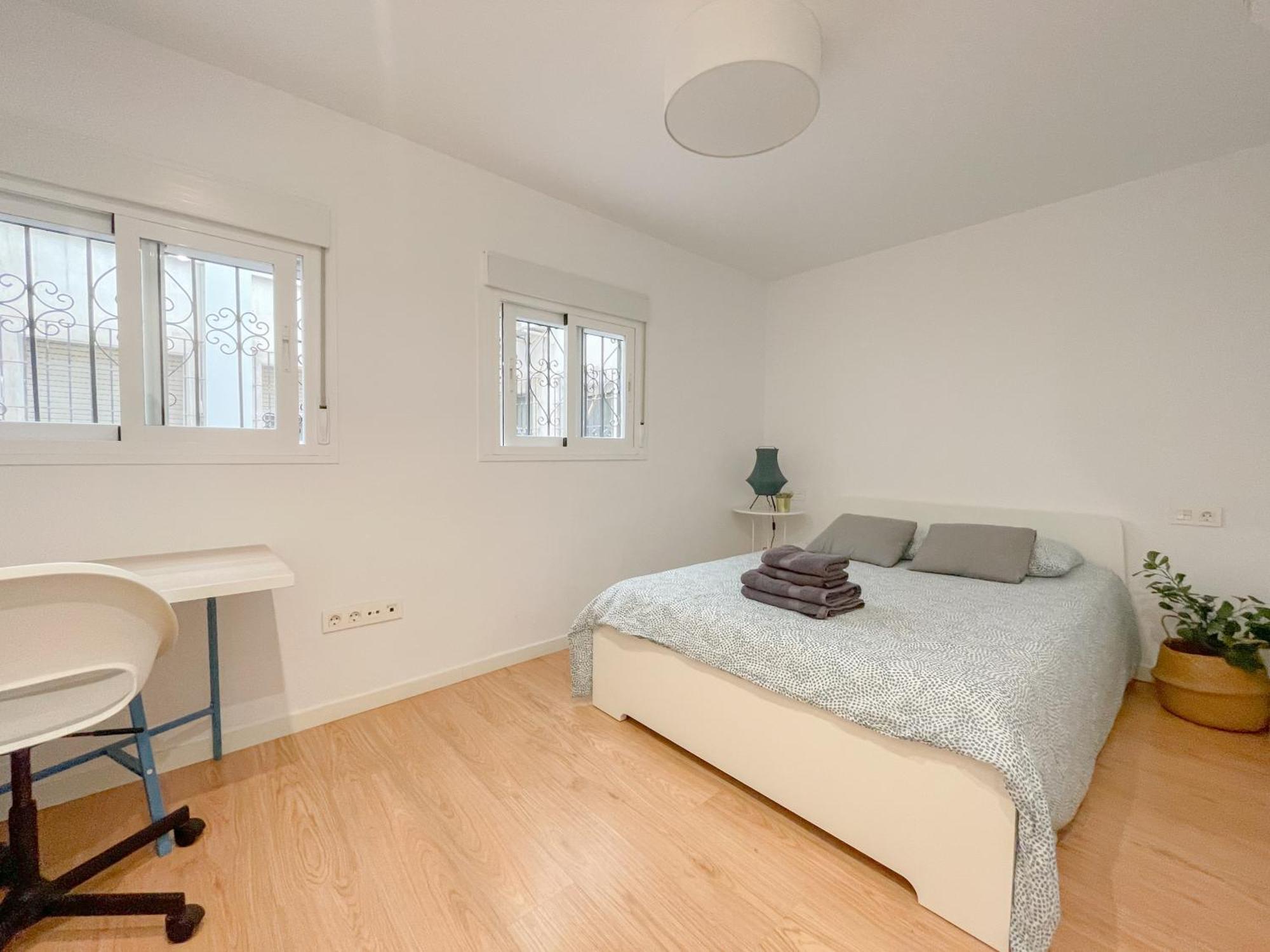 Moderno Apartamento Plz De La Merced Малага Екстер'єр фото
