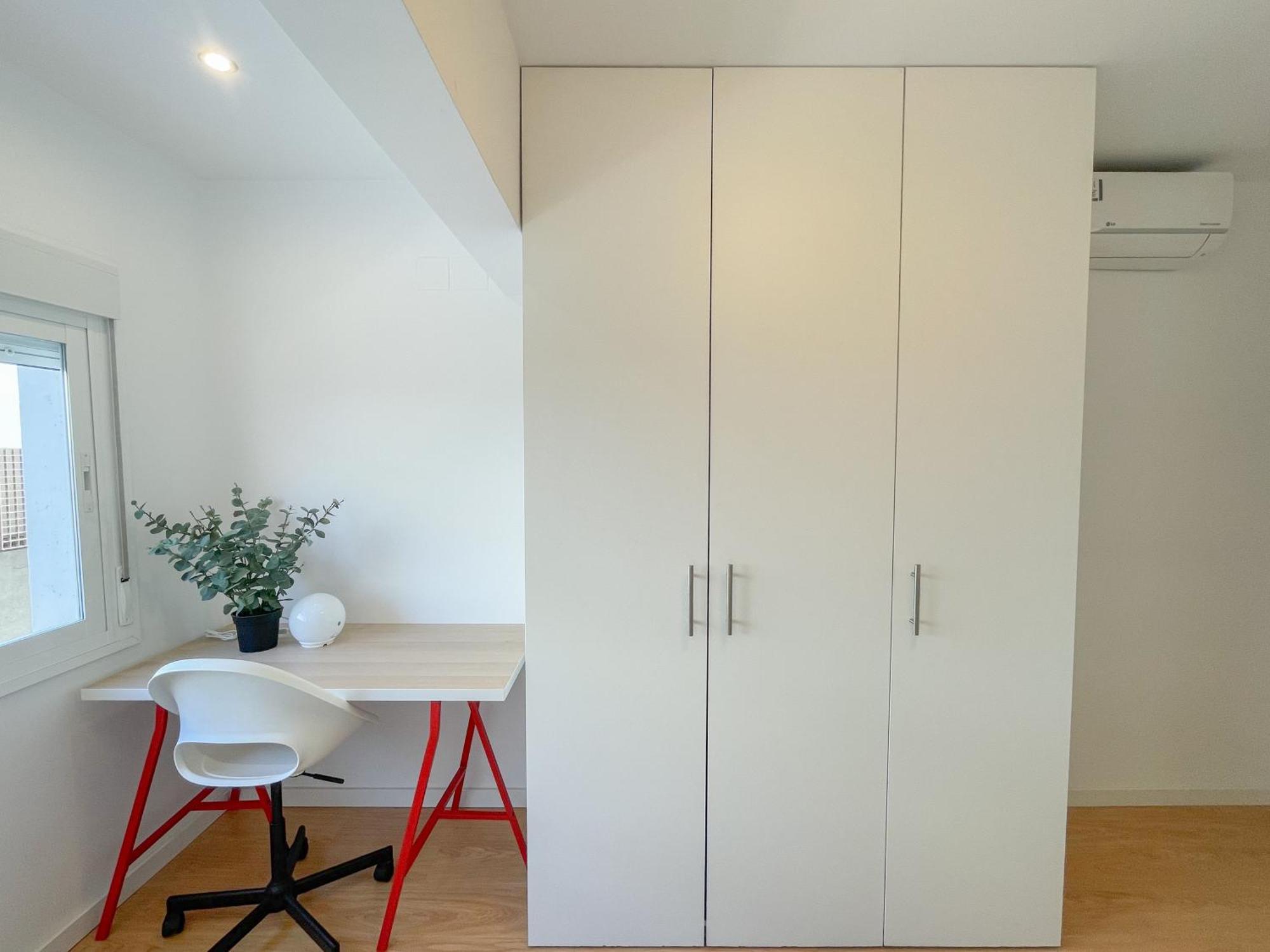Moderno Apartamento Plz De La Merced Малага Екстер'єр фото