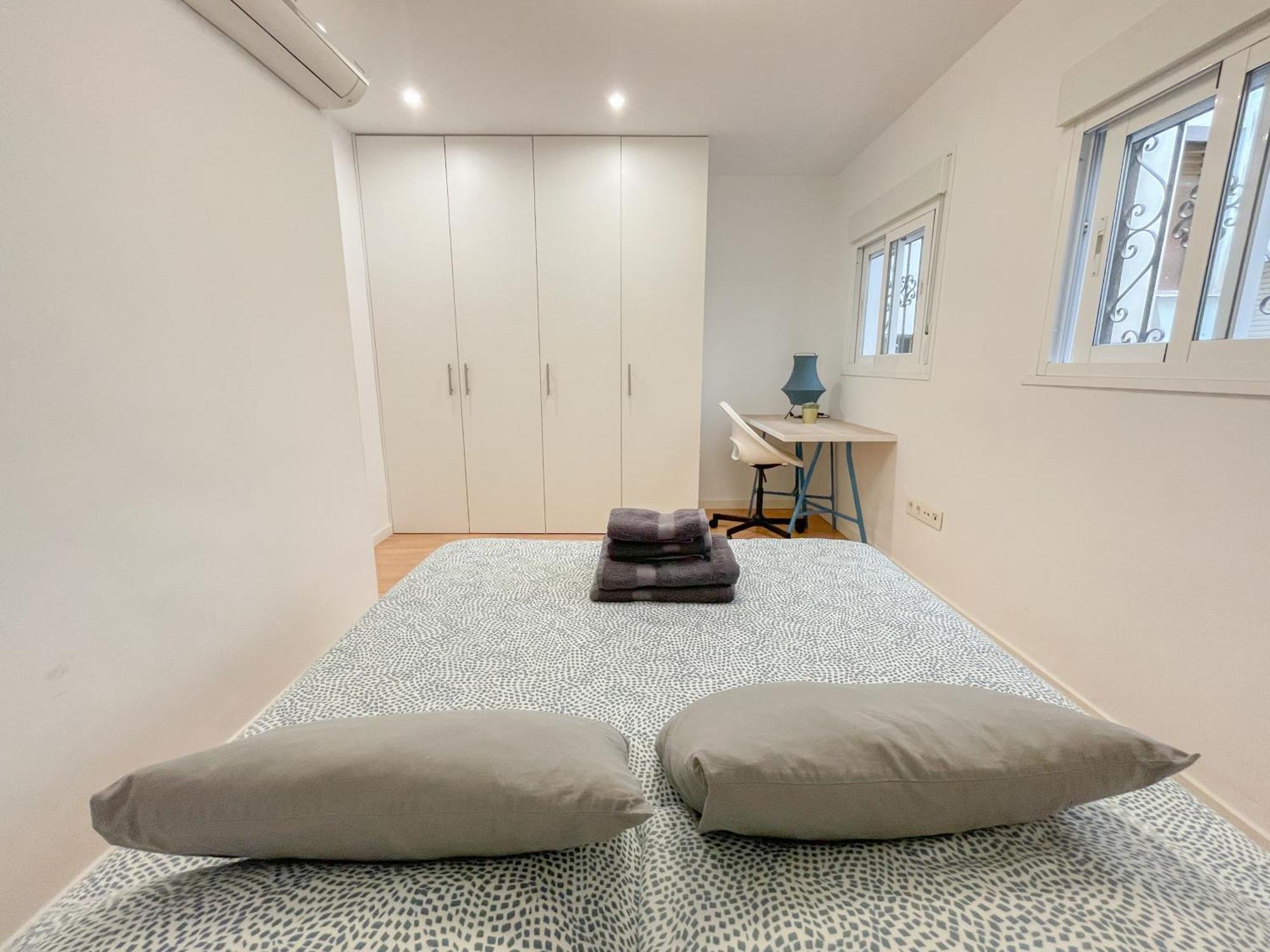 Moderno Apartamento Plz De La Merced Малага Екстер'єр фото