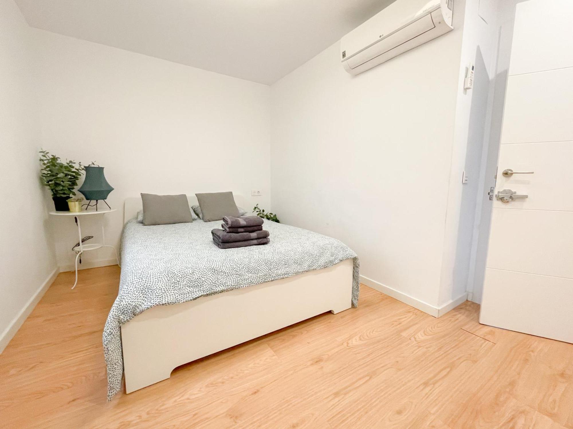 Moderno Apartamento Plz De La Merced Малага Екстер'єр фото